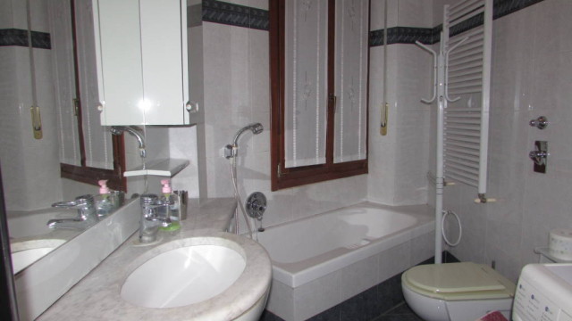 2 locali zona Lorenteggio – Tolstoj