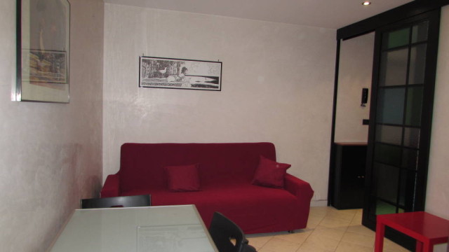 2 locali zona Lorenteggio – Tolstoj