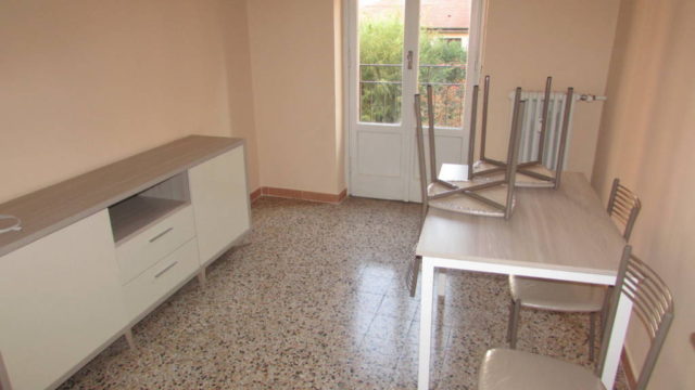 2 Locali Via Stendhal / Solari