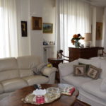 140 mq Piazza Frattini divisibile in due appartamenti 140 mq Piazza Frattini divisibile in due appartamenti