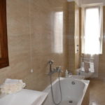 140 mq Piazza Frattini divisibile in due appartamenti 140 mq Piazza Frattini divisibile in due appartamenti