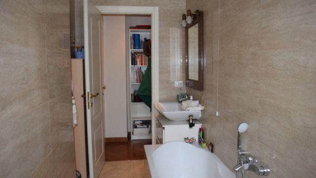 140 mq Piazza Frattini divisibile in due appartamenti 140 mq Piazza Frattini divisibile in due appartamenti