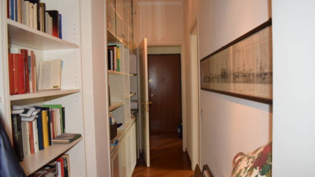 140 mq Piazza Frattini divisibile in due appartamenti 140 mq Piazza Frattini divisibile in due appartamenti