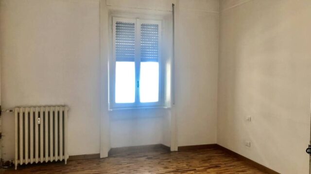 4 locali Via Poma XXII Marzo