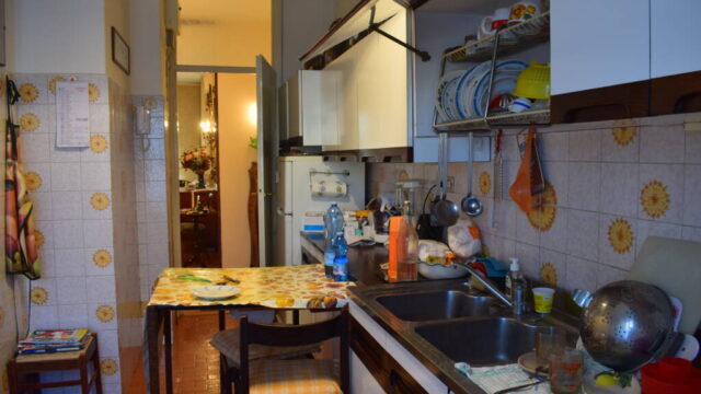 Quadrilocale Piazza Vesuvio – Dezza Quadrilocale Piazza Vesuvio – Dezza