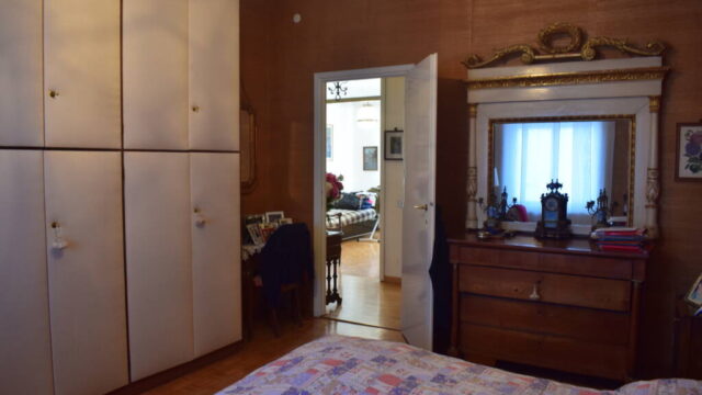 Quadrilocale Piazza Vesuvio – Dezza Quadrilocale Piazza Vesuvio – Dezza