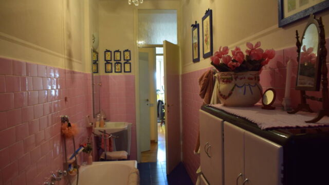 Quadrilocale Piazza Vesuvio – Dezza Quadrilocale Piazza Vesuvio – Dezza