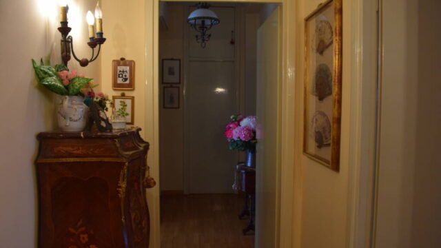 Quadrilocale Piazza Vesuvio – Dezza Quadrilocale Piazza Vesuvio – Dezza