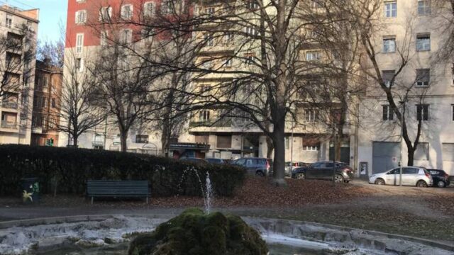 Quadrilocale Piazza Vesuvio – Dezza Quadrilocale Piazza Vesuvio – Dezza